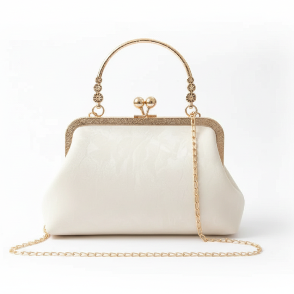 Сумка на белом фоне